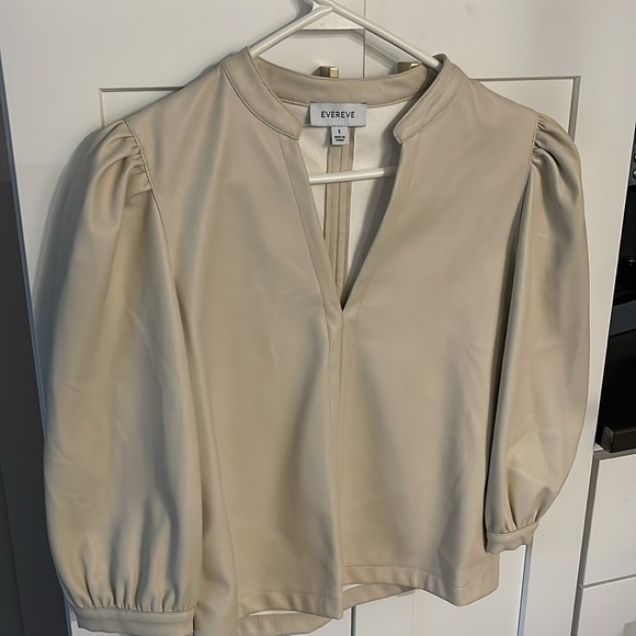 Evereve leather three-quarter inch sleeve blouse size small - Picture 3 of 3